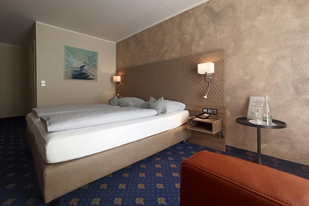 Gomaringen Hotel Garni Arcis מראה חיצוני תמונה
