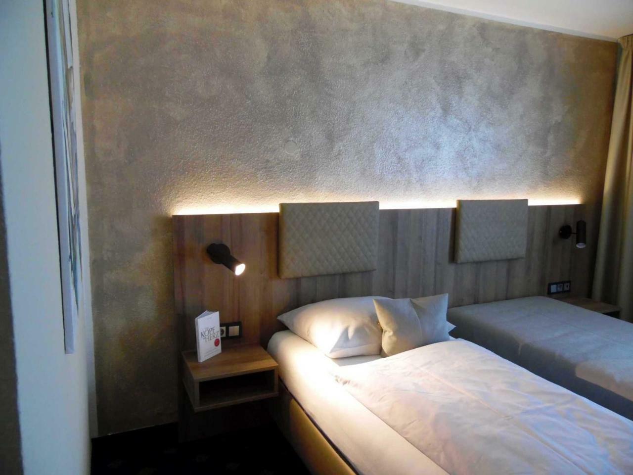 Gomaringen Hotel Garni Arcis מראה חיצוני תמונה